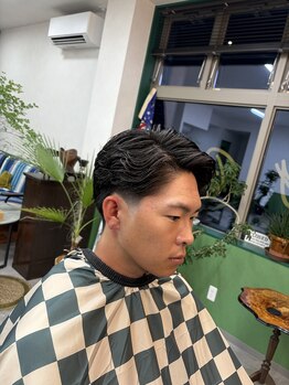 ファクトリー(FACTORY)の写真/ビジネスシーンで映える、清潔感と品格を纏った大人のメンズカット/フェードスタイルをご提案します