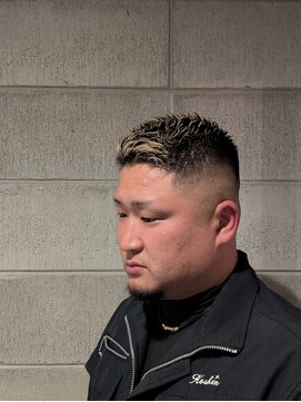 ワンワンオー バーバーショップ コンチネンタル(@110 BARBER SHOP continental) フェザーアップ・スキンハイフェードクロップ