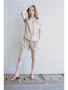 ノイン(noine) おすすめの大人ミニ丈コーデをご紹介。(ミディアム)