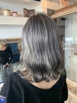 テイラー(Taylor)&nbsp;【Taylor 大宮】シルバーグレー×波巻きウェーブ