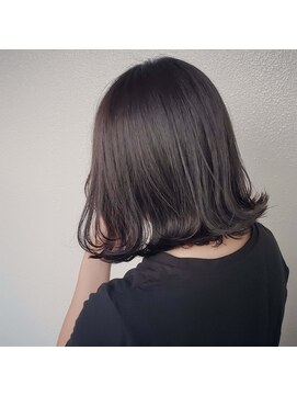 シエカ(C.eka) ダークグレージュ