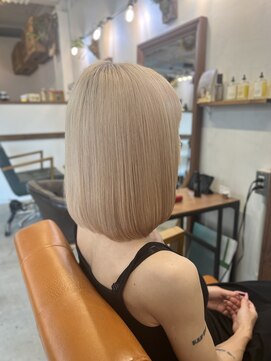 アイノベル(‘Inovel’) 【艶髪ケアブリーチ】ダブルカラー&トリートメント¥16830