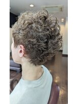 イエロー フォー ヘアー(Yellow for hair) 春のパーマベリーショート