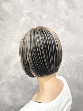 ルアナ(Luana) umbrella × straight bob