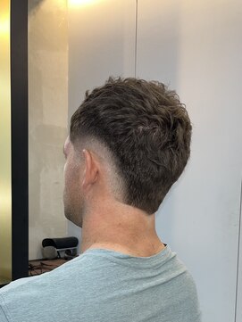 フランクス バーバー ウエストトウキョウ 吉祥寺店(FRANK’S BARBER WEST TOKYO) バーストフェード海外スタイルR