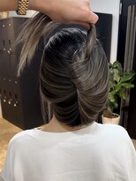 メリー オオサカ(Merly Osaka)&nbsp;結んでも何してもオシャレオシャレ！バレイヤージュ