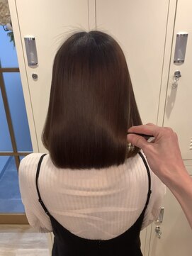 ARiA east byECLART新宿東口店 髪質改善 個室サロン【アリアイーストバイエクラート】 乾かしただけでまとまる♪艶髪縮毛矯正