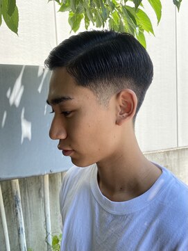 ウェルネス(Wellness) 7:3ナチュラルサイドパートカット