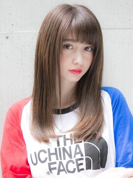 ルティア(Lutia) ロングヘア 透明感ベージュ