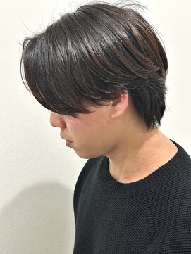 ヒュイル バイ ニアウ(Hwyl by Niau) メンズマッシュセンターパートスパイラルパーマニュアンスパーマ