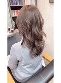 女性らしさに品を添える　優雅なロングウェーブ/透明感/艶感