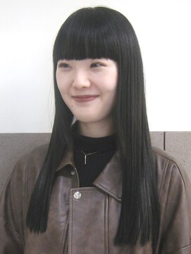 フイ(HUI) 黒髪ロングぱっつん前髪ワイドバング/natsuki 金山 ボブ