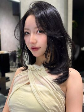 シティ オモテサンドウ(CITY omotesando) ハッシュカット 顔周り オリーブ