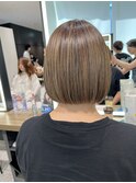 ナチュラルな前下がりボブ