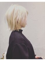 クオーレ(CUORE)&nbsp;ホワイトヘアーボブ