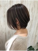 『estrela』細め上品ハイライト×ショートボブ