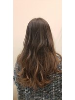 シェルフィ アピタ長久手店 グラデーションカラー