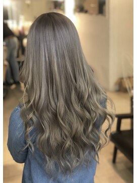 ラビス 浦和(Lovis) 魅力倍増カール/セミディ/シアーカラー/ダークアッシュ/姫カット