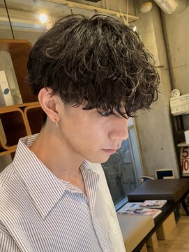 ウェイビーエフティフィフス 横浜西口(WAVEY ft.fifth) 波巻きスパイラルパーマツーブロックツイストパーマメンズヘア