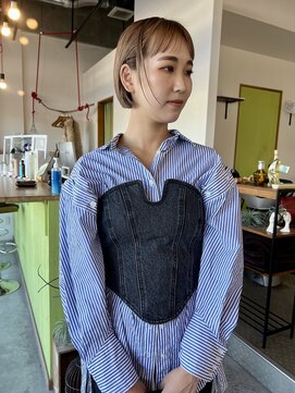 ソーイ(sowi) オン眉センター分け×ミニボブヘア【@sowi_abe】