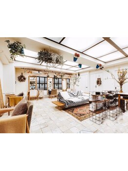 落ち着いた雰囲気のサロンでほっと一休み☆安らぎのひと時を【新宿/代々木/ショート/ボブ/レイヤー】