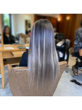 フツーロ 栄(FUTURO) プルエクステ