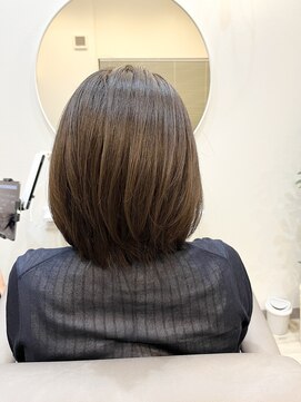 オアシス(oasis) レイヤー ミディアム ダークグレージュ 髪質改善 グラボブ