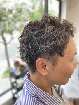 フツーロ 栄(FUTURO) メンズパーマ