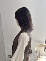 ヨーク(YOKE)&nbsp;YOKE 切りっぱなしボブ結べるボブ外ハネレイヤーくすみベージュ