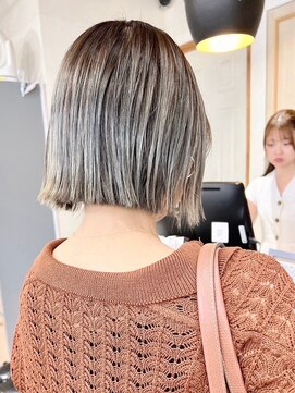 ネオリーブ クーロ(Neolive curro) 小顔タッセルボブ×美髪[ぱつっとボブ/縮毛矯正/横浜韓国]