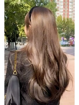 チル(chill) ブラウン×エアリーロング×美髪