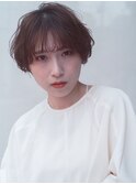 イメチェンホワイトブロンド外ハネボブ美髪ワイドバング