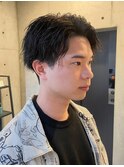 ツイストスパイラル　大人メンズ　ビジネスヘア　センターパート