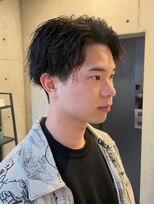 ブルニール 中崎町(BLEUNIR)&nbsp;ツイストスパイラル　大人メンズ　ビジネスヘア　センターパート