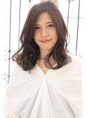 『LAURA』透明感のあるグレーアッシュ