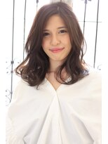 ラウラアンドロー(LAURA&RO) 『LAURA』透明感のあるグレーアッシュ