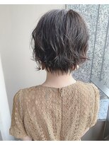 大人可愛い20代30代40代小顔ワンサイドショートボブ丸み前下がり