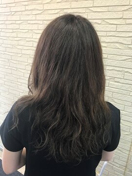 リー(Lea) ロングパーマ