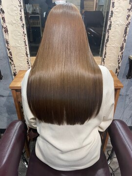 リラ バイ クオーレ(LIRA by CUORE) ナチュラルストレート