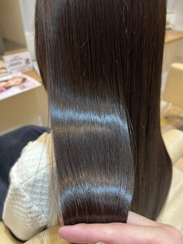 当店人気NO.1のヘアケアブランド【Aujua】で蓄積ダメージを補修し、気になるダメージを最小限に☆