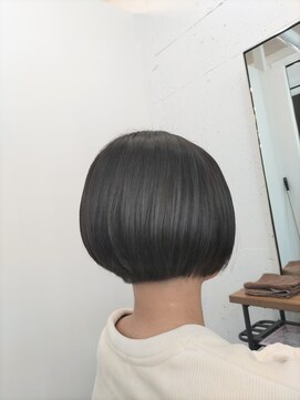 エスカーラ 町田(THE ESCALA) 斜めバング/グレージュカラー/シルキーベージュ［町田駅］