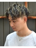無造作ツイストスパイラルアップバングメッシュカラー