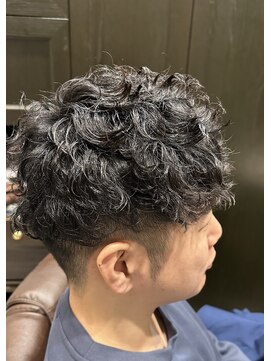 ミリオンバックス 御徒町店(Million Backs) スパイラル/マッシュパーマ/アッシュブラック<理容室>[メンズ]