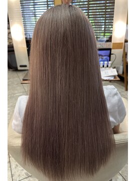 コノア スパーク(Conoah spark) 透明感たっぷりベージュカラー【守谷/カラー】