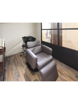 初めての方も緊張せずにリラックスできる雰囲気が魅力♪気さくなスタッフが、笑顔でお出迎えしてくれる☆