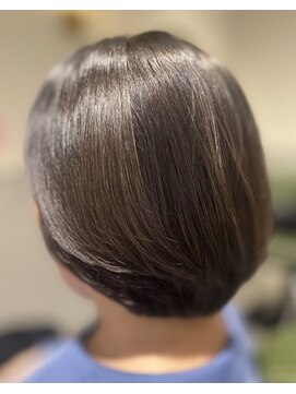 上品なショートボブ