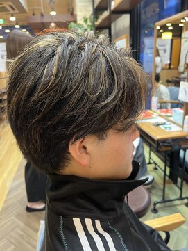 フレンズ 手稲店(friend's) ハイライトポイントカラーメッシュ1ヶ月前のフェザーパーマ札幌