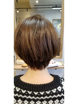 ヘアステージ ラプリュム(HAIR STAGE Ra Plume) 【Ra Plume】◆大人キレイな小顔襟足スッキリショートボブ