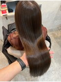 オトナ女子ツヤ髪アッシュカラーふんわりミディシースルーバング