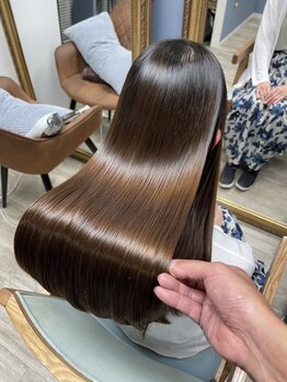 アンフィサンクミル 銀座(AnFye cinq mille)の写真/髪質改善・縮毛矯正特化サロンで叶える美髪。メディアにも多数出演した実力店が、髪のお悩みに応えます。